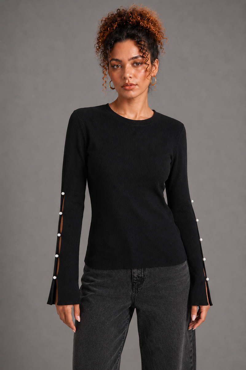 Pearl Slit front on Lisa