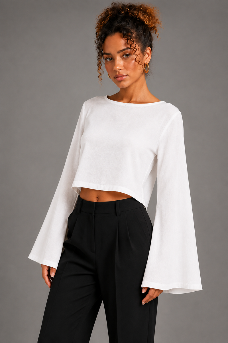 Warpy Top white on Lisa - front