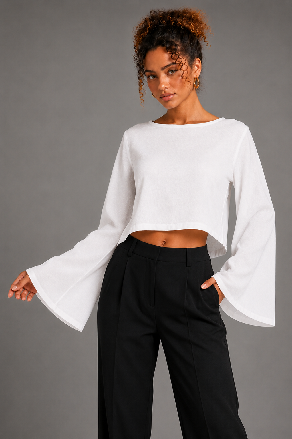 Warpy Top white on Lisa - alternate pose